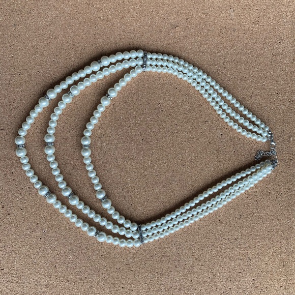 Set of perl necklace and earrings - Picture 3 of 5